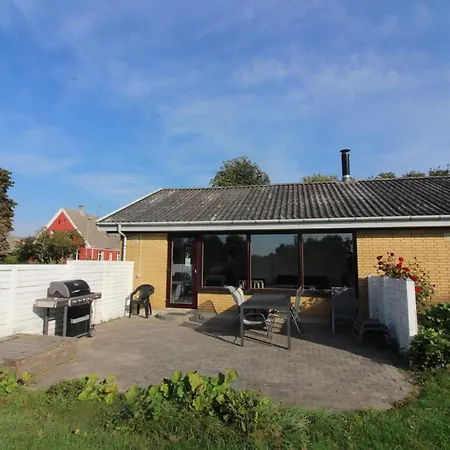 Dom wakacyjny Kolle - 3-2km From The Sea By Interhome