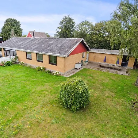 Dom wakacyjny Kolle - 3-2km From The Sea By Interhome